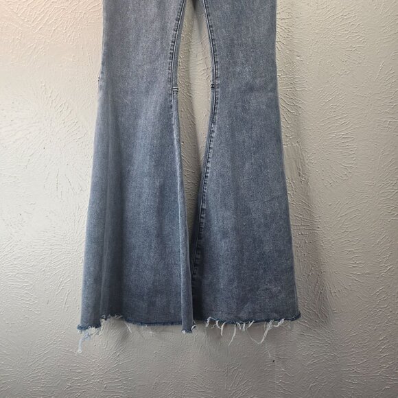 Free People Flare Jeans 28 High Waisted Light Blue Wash Boho Bell Bottom Denim - Picture 4 of 10